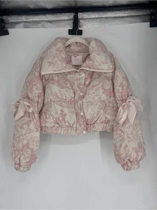 Selkie Jackets & Blazers - Selkie Pink & Cream Floral Cropped Bow Sleeve Coquette Puffer Jacket Coat M